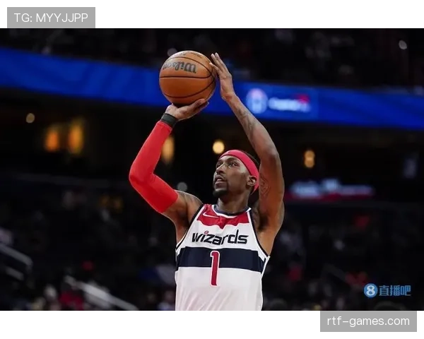 贾森·特里无球跑位拉开空间助力球队提升三分命中率